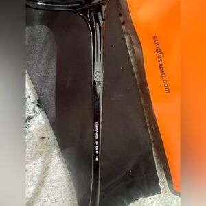 Oakley woman’s sunglasses